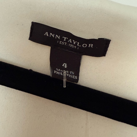 ANN TAYLOR Cream Short Sleeve Dress - Picture 4 of 5